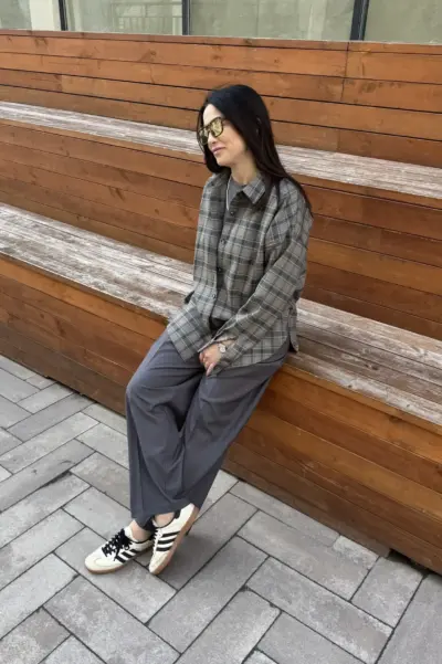 Сіра картата сорочка