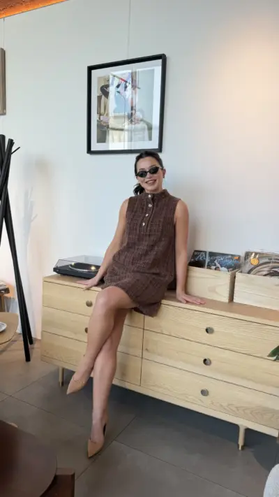 Коричнева сукня з твіду