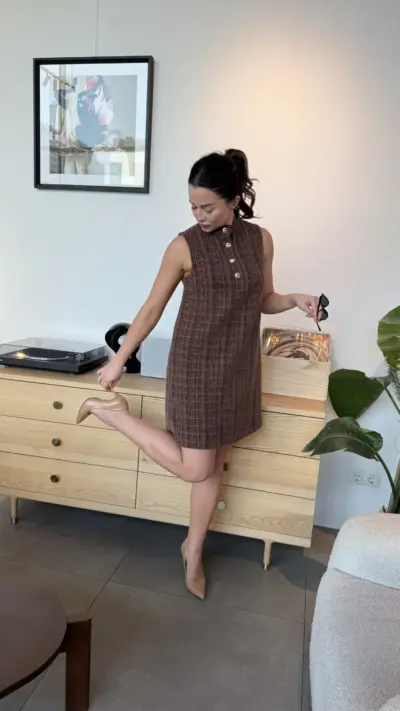 Коричнева сукня з твіду