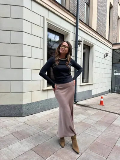 Коричнева спідниця з преміального сатину