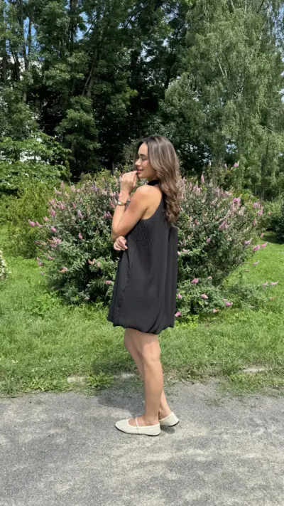 Чорна сукня гофре