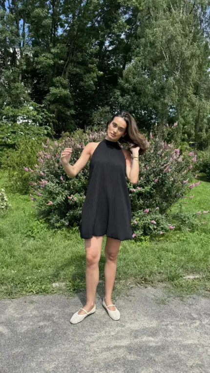 Чорна сукня гофре