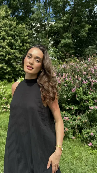 Чорна сукня гофре