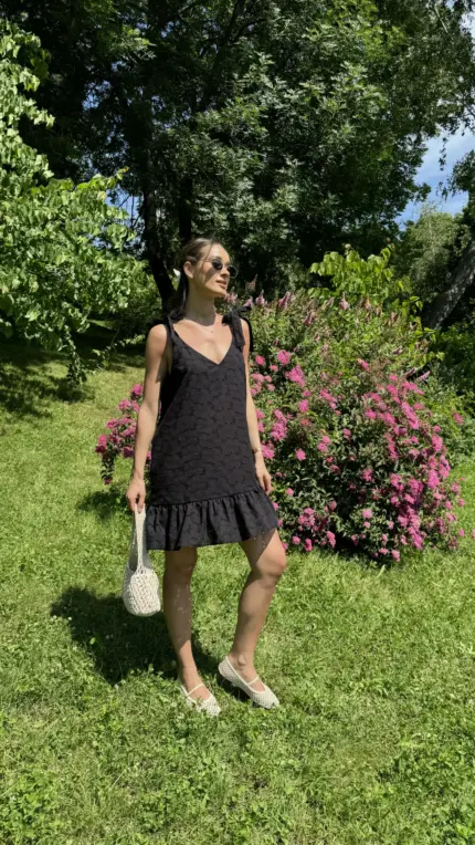 Чорна сукня прошва