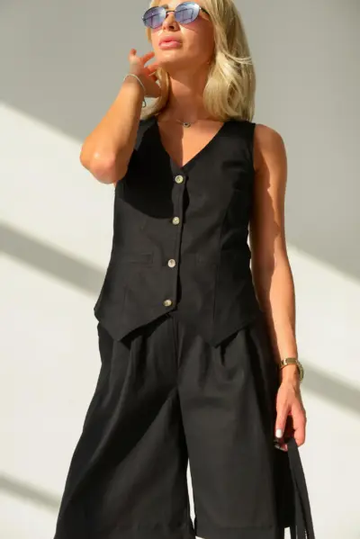 Чорний костюм з льону З ШОРТАМИ