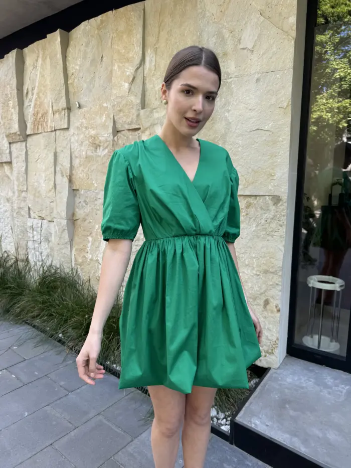 Зелена сукня зефірка