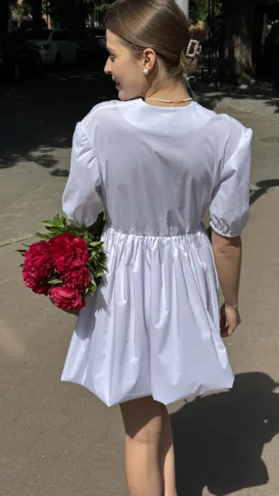 Біла сукня зефірка