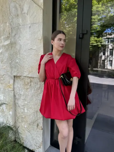 Червона сукня зефірка
