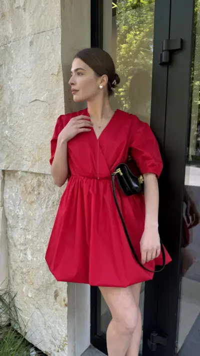 Червона сукня зефірка