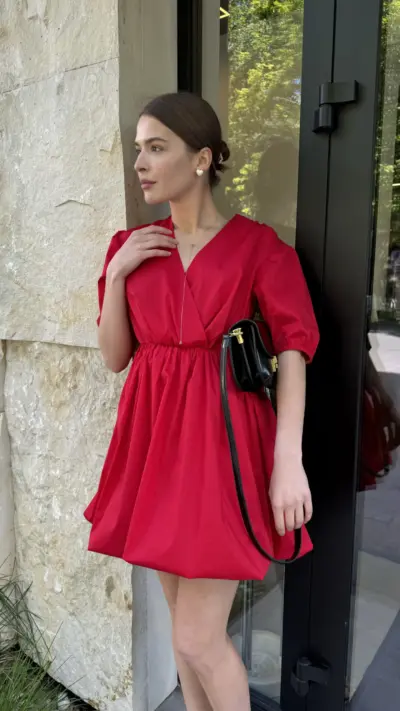 Червона сукня зефірка