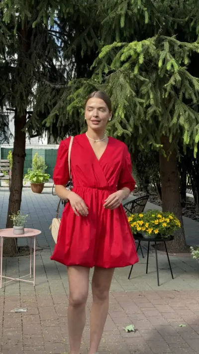 Червона сукня зефірка