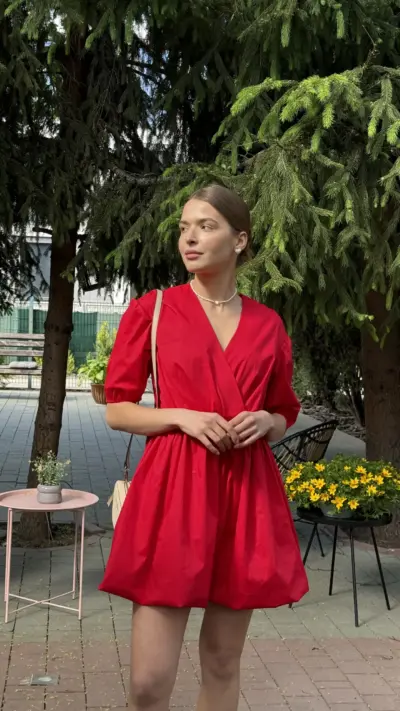 Червона сукня зефірка