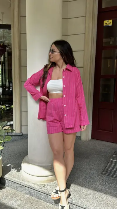 Лляний костюм кольору фуксія