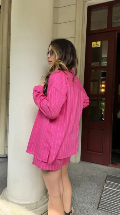 Лляний костюм кольору фуксія