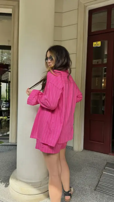 Лляний костюм кольору фуксія