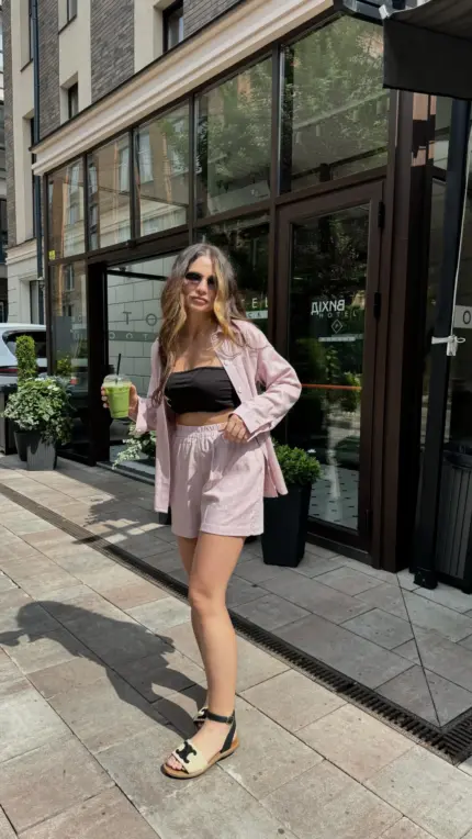 Рожевий лляний костюм