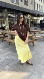 Шоколадна футболка з логотипом