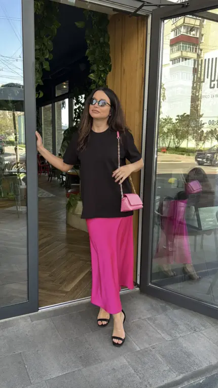 Молочка футболка з логотипом