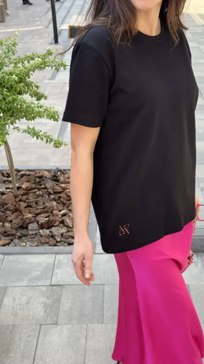 Молочка футболка з логотипом