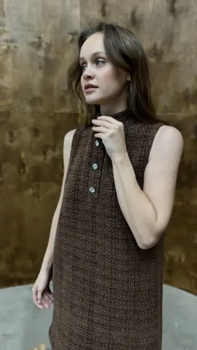 Коричнева сукня з твіду