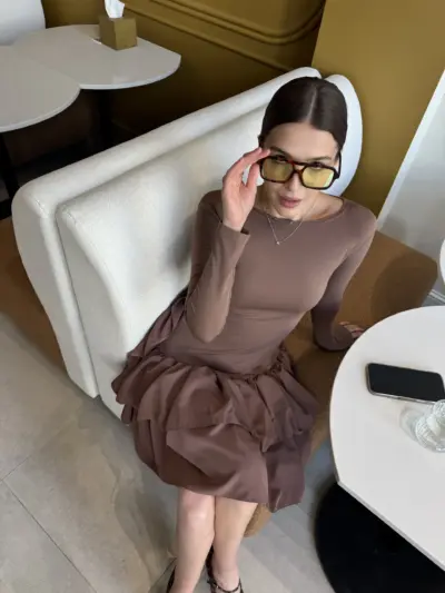 Сукня кольору мокко з акцентним низом