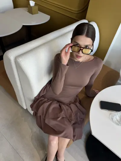 Сукня кольору мокко з акцентним низом