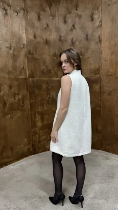 Біла сукня з твіду
