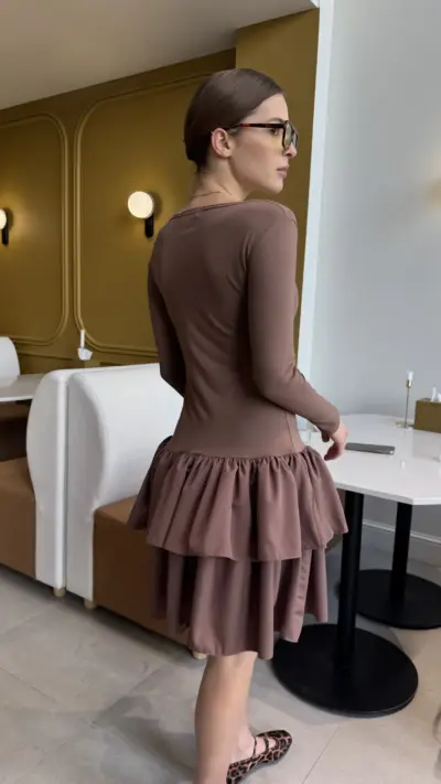 Сукня кольору мокко з акцентним низом