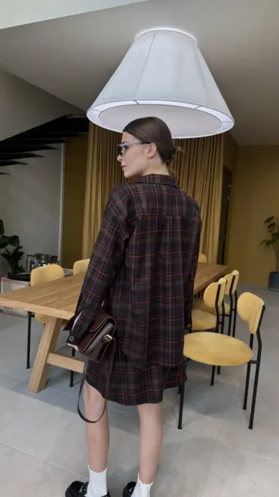 Костюм в клітинку з спідницею