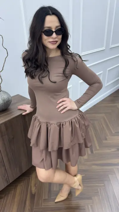 Сукня кольору мокко з акцентним низом