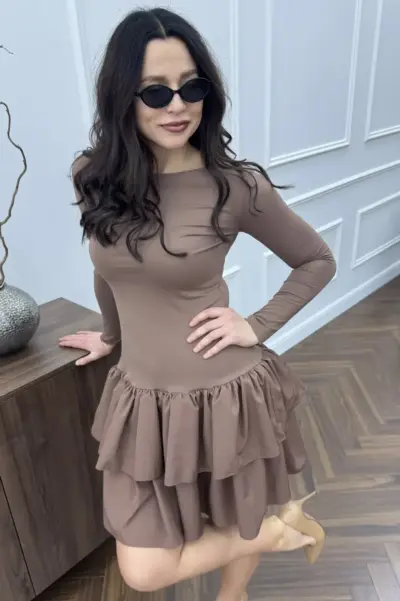 Сукня кольору мокко з акцентним низом