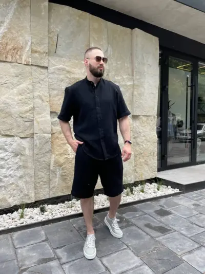 Чорний мусліновий чоловічий костюм