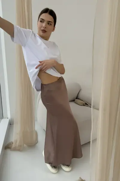Коричнева спідниця з шовку