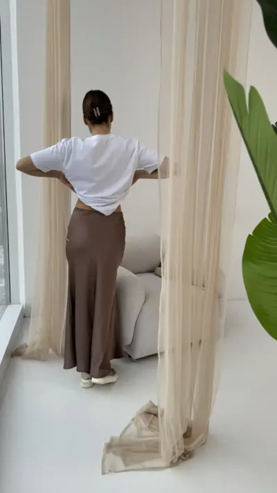 Коричнева спідниця з шовку