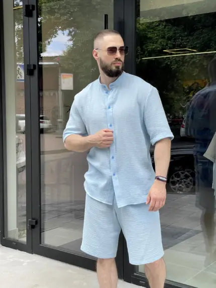 Блакитний мусліновий чоловічий костюм