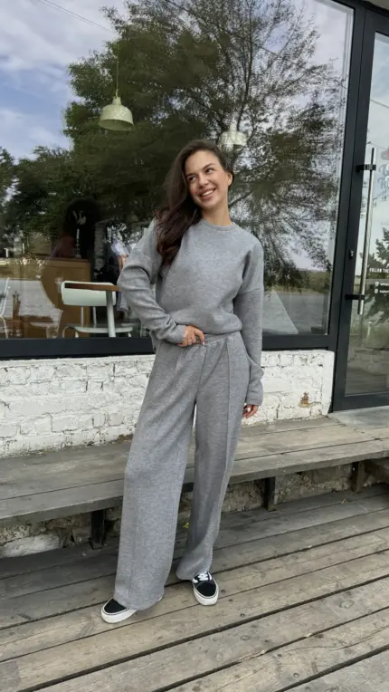 Сірий ангоровий костюм