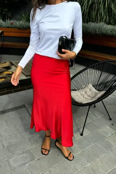 Червона спідниця з преміального сатину