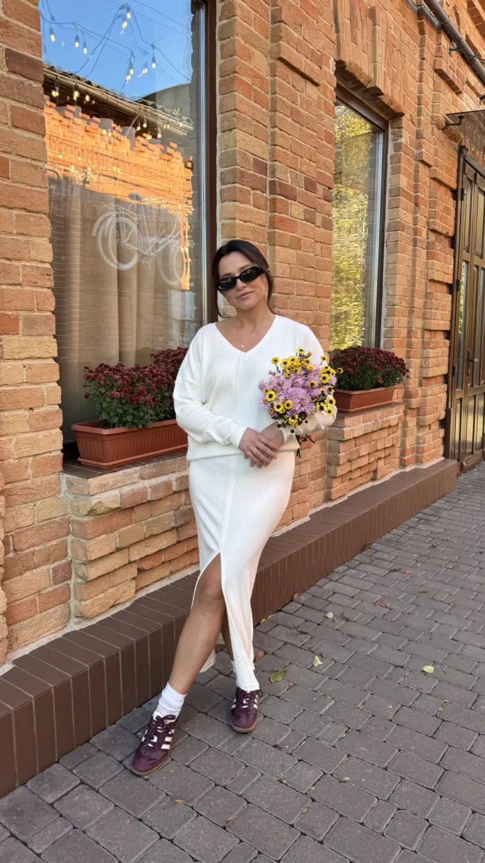 Молочний костюм в рубчик