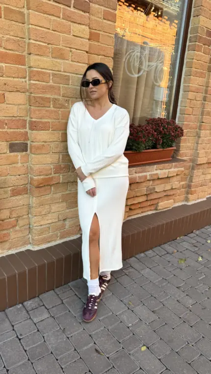 Молочний костюм в рубчик