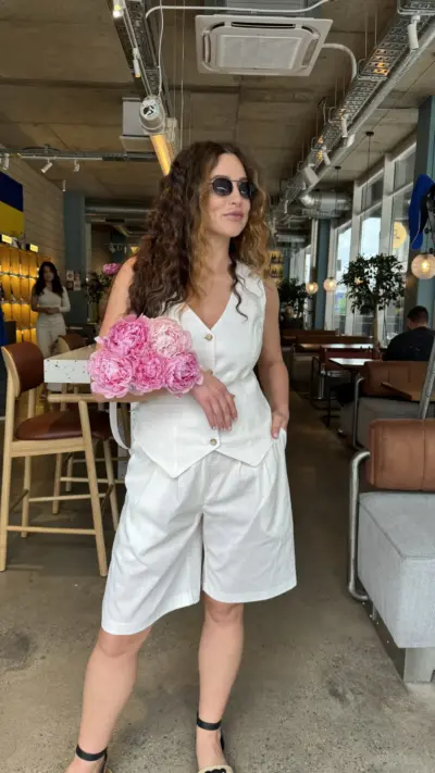 Молочний костюм з льону З ШОРТАМИ