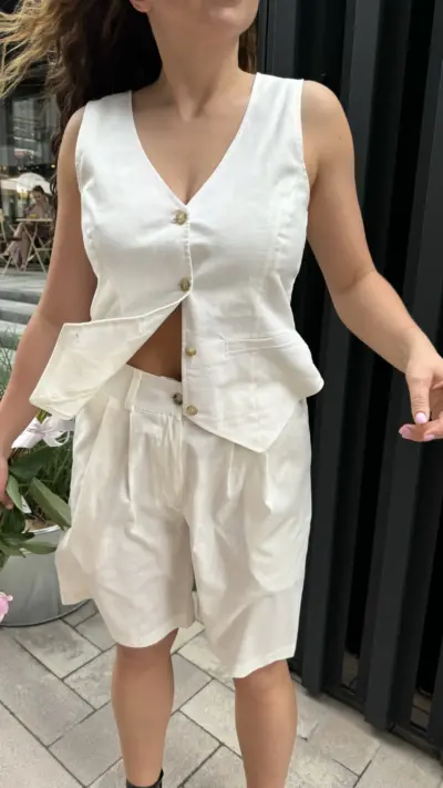 Молочний костюм з льону З ШОРТАМИ