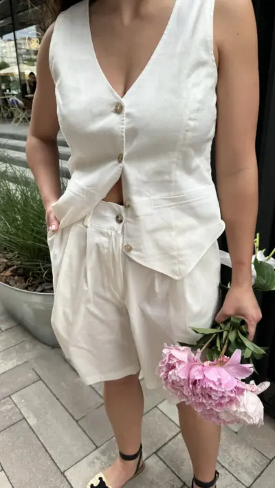 Молочний костюм з льону З ШОРТАМИ