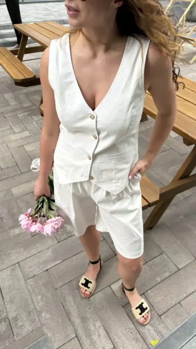 Молочний костюм з льону З ШОРТАМИ