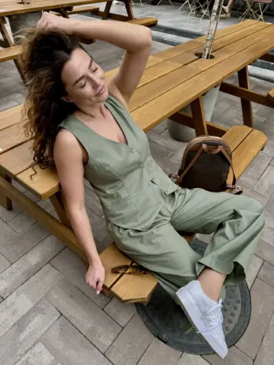 Оливковий костюм з льону ПАЛАЦЦО