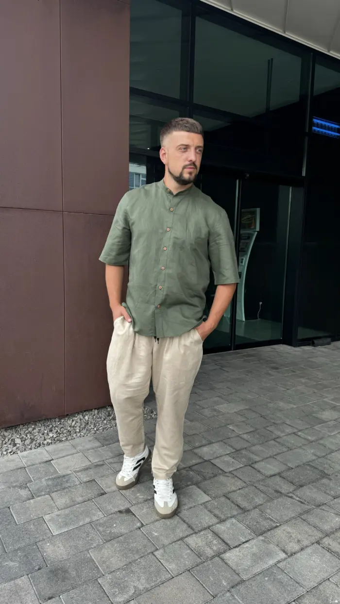 Оливкова чоловіча сорочка