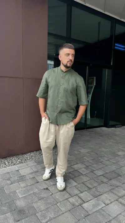 Оливкова чоловіча сорочка