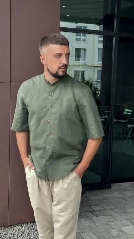 Оливкова чоловіча сорочка