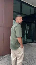 Оливкова чоловіча сорочка