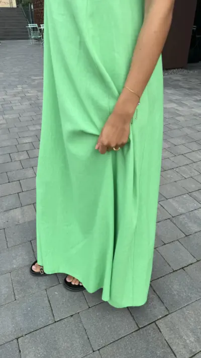 Зелений лляний сарафан