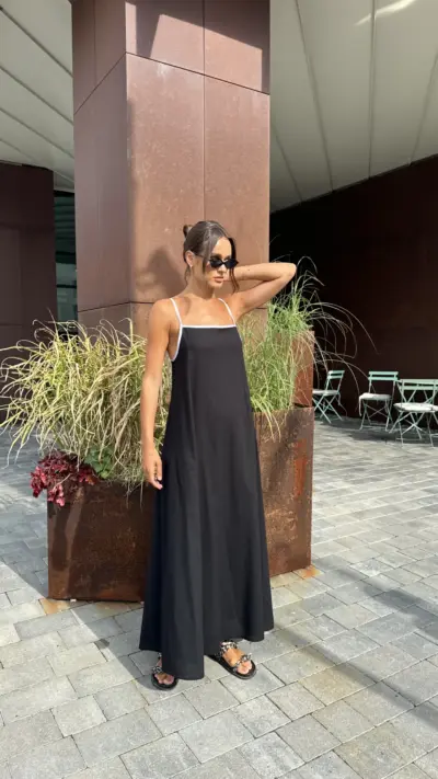 Чорний лляний сарафан